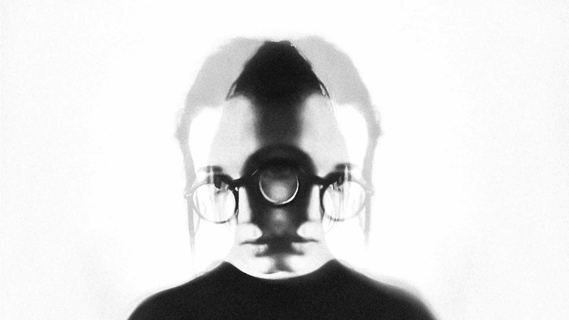 Portret kobiety z rozdwojoną twarzą